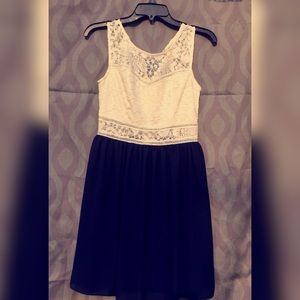Blue and white dress Size 5 in juniors